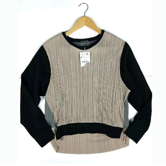 Zara Tops - New Zara Accordion Pleated Color Block Top